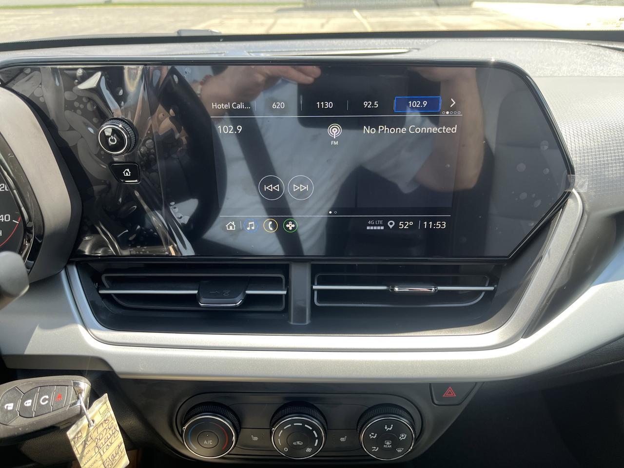 2026 Chevrolet Trax 1RS DriverConfidencePkg w/RearParkAssis LaneChangeAlert RearXTrafficAlert HtdSeats HtdSteeringWheel Saukville WI