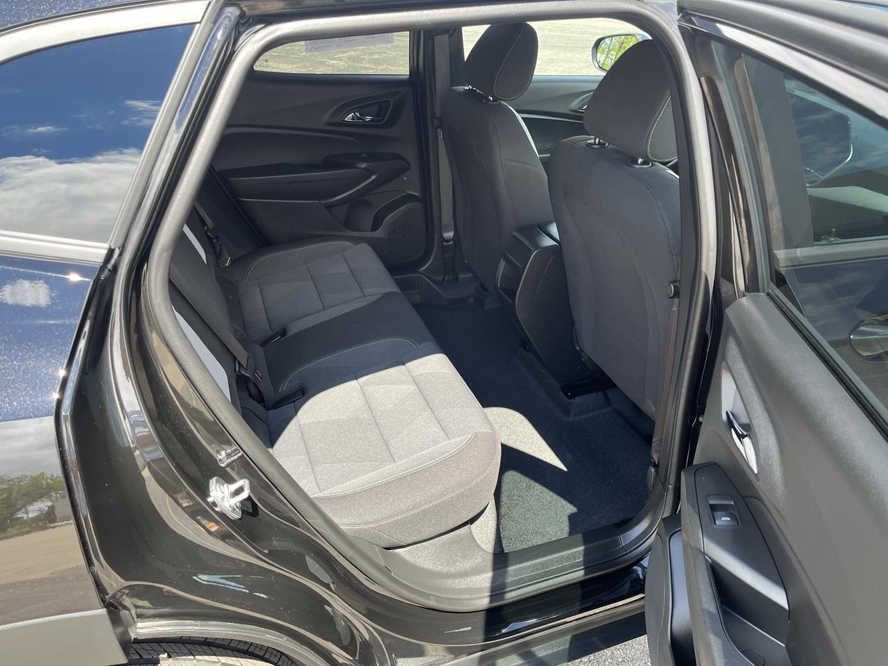2026 Chevrolet Trax 1RS DriverConfidencePkg w/RearParkAssis LaneChangeAlert RearXTrafficAlert HtdSeats HtdSteeringWheel Saukville WI