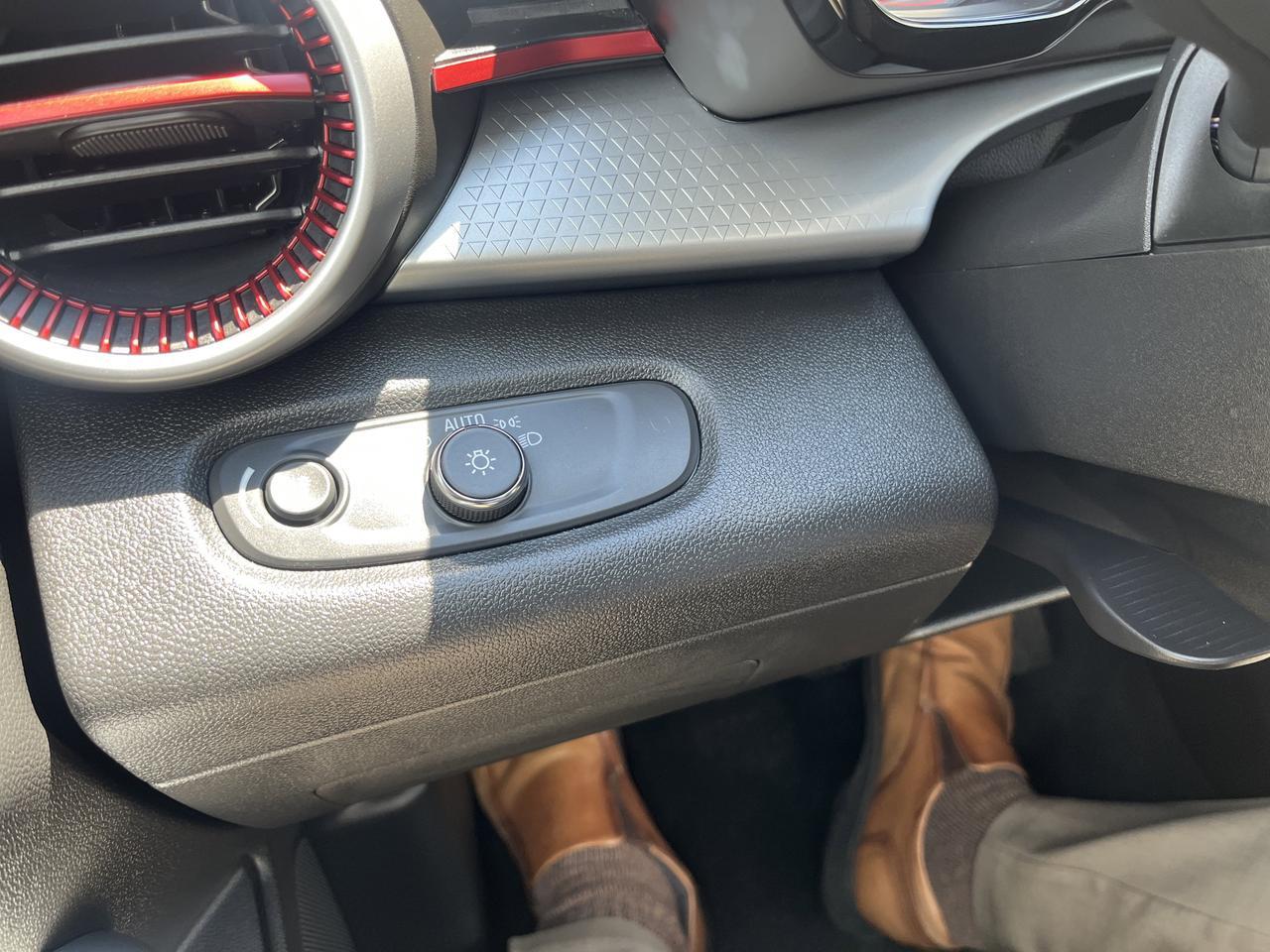 2026 Chevrolet Trax 1RS DriverConfidencePkg w/RearParkAssis LaneChangeAlert RearXTrafficAlert HtdSeats HtdSteeringWheel Saukville WI