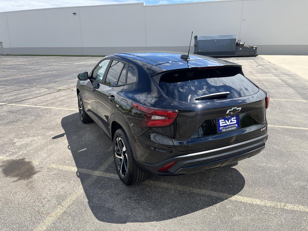 2026 Chevrolet Trax 1RS DriverConfidencePkg w/RearParkAssis LaneChangeAlert RearXTrafficAlert HtdSeats HtdSteeringWheel Saukville WI