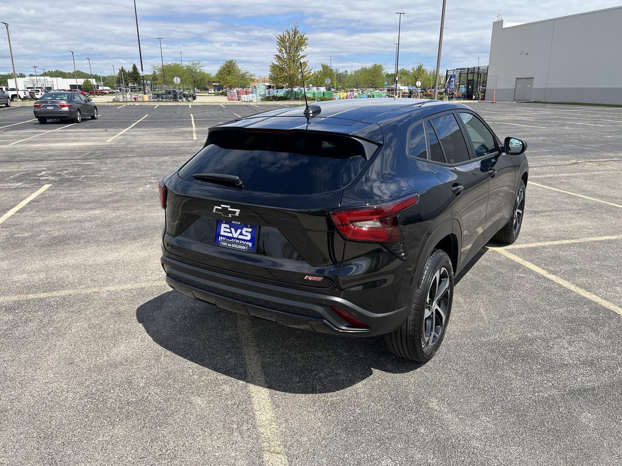 2026 Chevrolet Trax 1RS DriverConfidencePkg w/RearParkAssis LaneChangeAlert RearXTrafficAlert HtdSeats HtdSteeringWheel Saukville WI