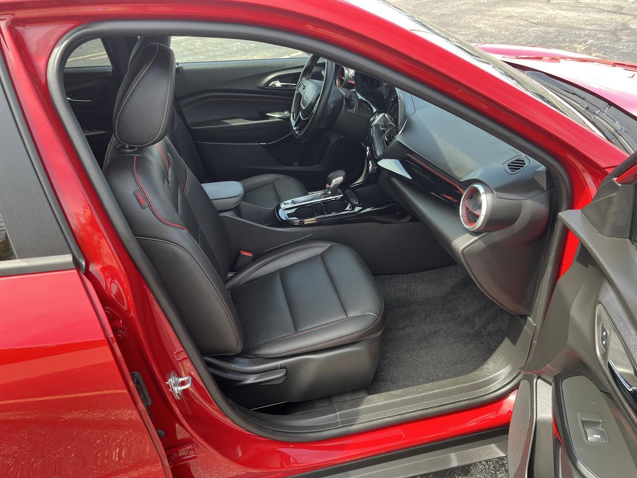 2026 Chevrolet Trax 2RS DriverConfidencePkg w/AdptvCrz 19s HtdEvotex HtdSteeringWhee 8-WayPwrDrvrSeat Saukville WI