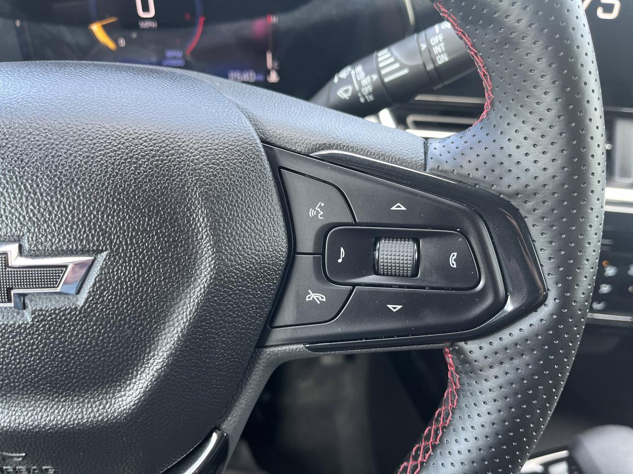 2026 Chevrolet Trax 2RS DriverConfidencePkg w/AdptvCrz 19s HtdEvotex HtdSteeringWhee 8-WayPwrDrvrSeat Saukville WI