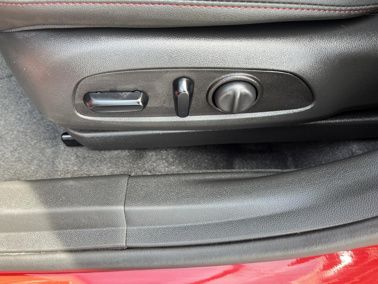 2026 Chevrolet Trax 2RS DriverConfidencePkg w/AdptvCrz 19s HtdEvotex HtdSteeringWhee 8-WayPwrDrvrSeat Saukville WI