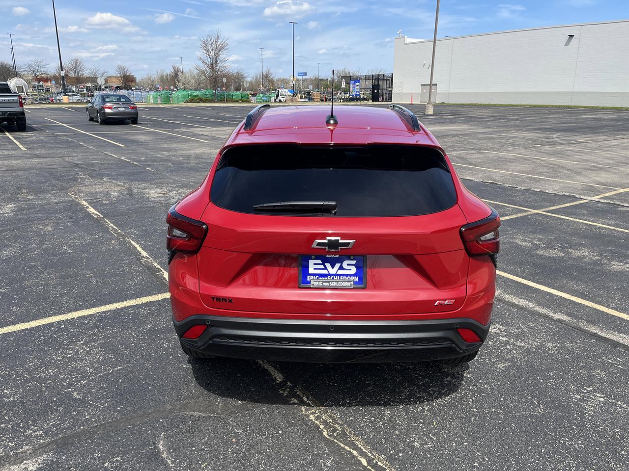 2026 Chevrolet Trax 2RS DriverConfidencePkg w/AdptvCrz 19s HtdEvotex HtdSteeringWhee 8-WayPwrDrvrSeat Saukville WI
