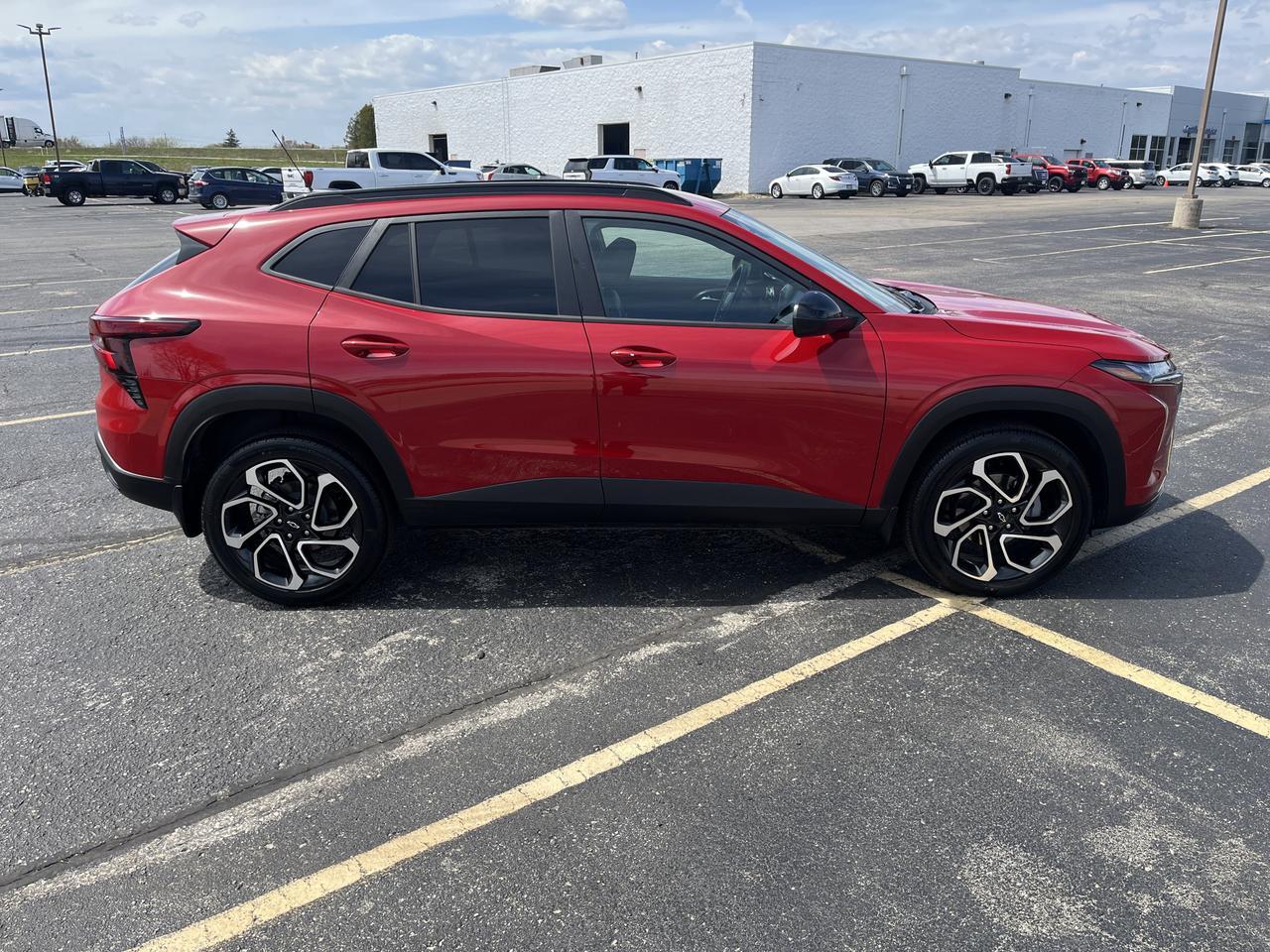 2026 Chevrolet Trax 2RS DriverConfidencePkg w/AdptvCrz 19s HtdEvotex HtdSteeringWhee 8-WayPwrDrvrSeat Saukville WI