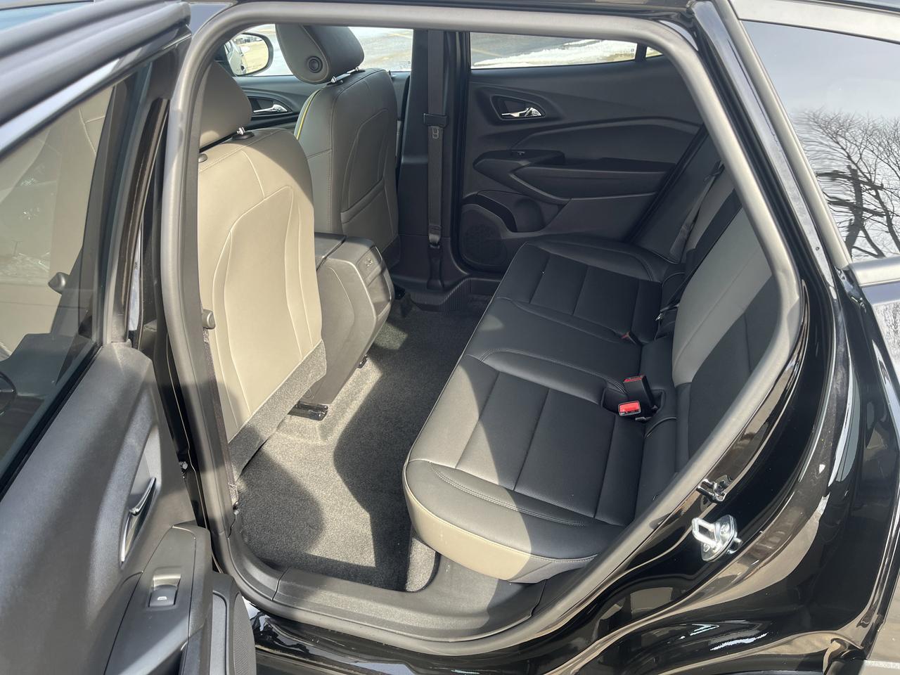 2026 Chevrolet Trax ACTIV DriverConfidencePkg w/AdaptiveCruise HtdSeats HtdSteeringWheel 8-WayPwrDriverSeat HD-RrCamera Saukville WI