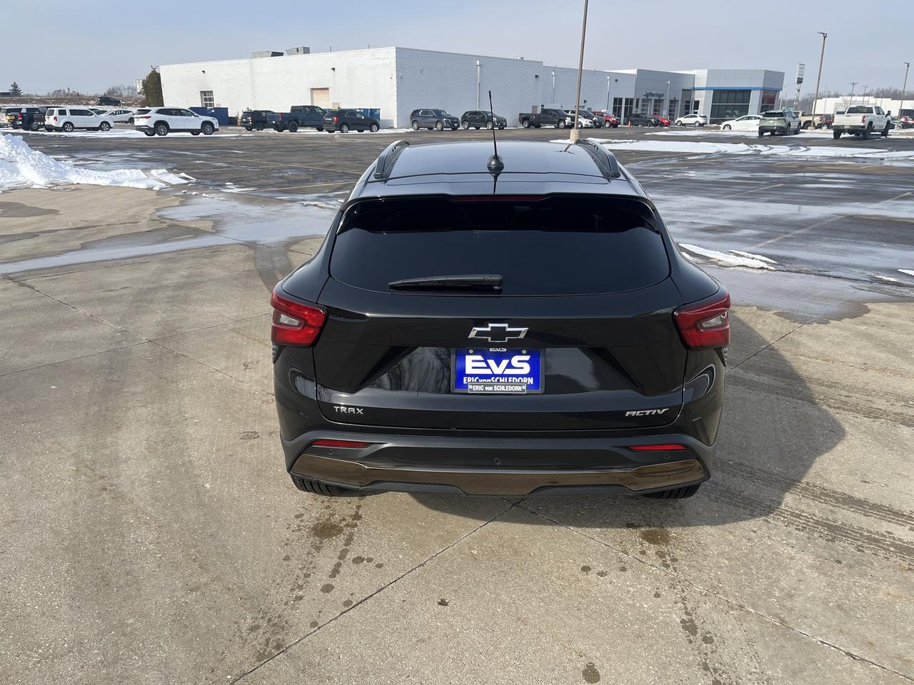 2026 Chevrolet Trax ACTIV DriverConfidencePkg w/AdaptiveCruise HtdSeats HtdSteeringWheel 8-WayPwrDriverSeat HD-RrCamera Saukville WI