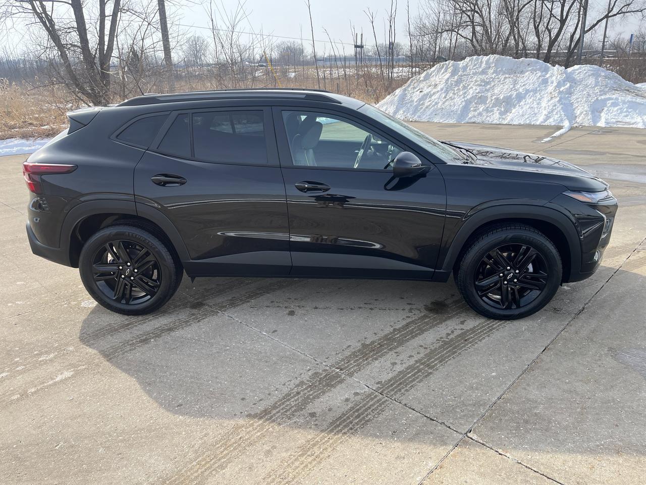 2026 Chevrolet Trax ACTIV DriverConfidencePkg w/AdaptiveCruise HtdSeats HtdSteeringWheel 8-WayPwrDriverSeat HD-RrCamera Saukville WI