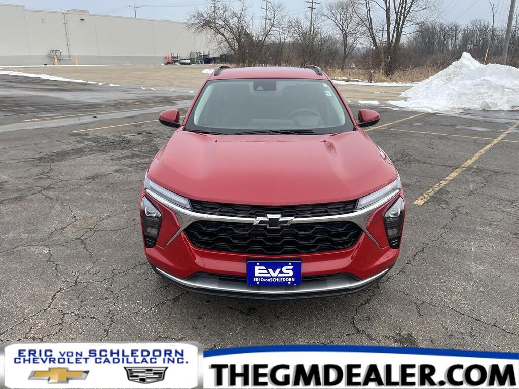 2026 Chevrolet Trax LT ConveniencePkg w/HtdSeats HtdSteeringWheel BlackBowties HD-RearCamera Milwaukee WI