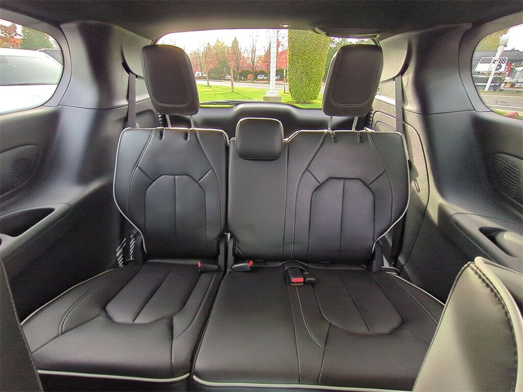 2026 Chrysler Pacifica Hybrid Select Gresham OR