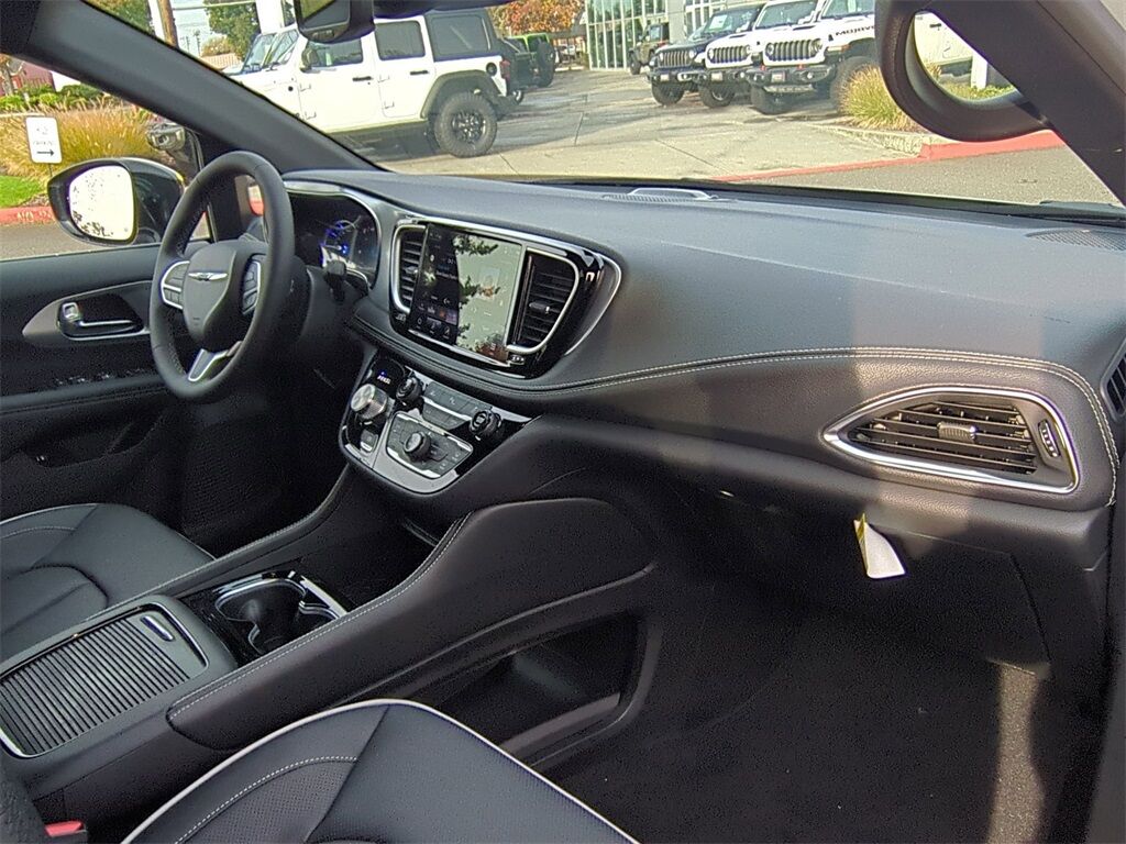 2026 Chrysler Pacifica Hybrid Select Gresham OR