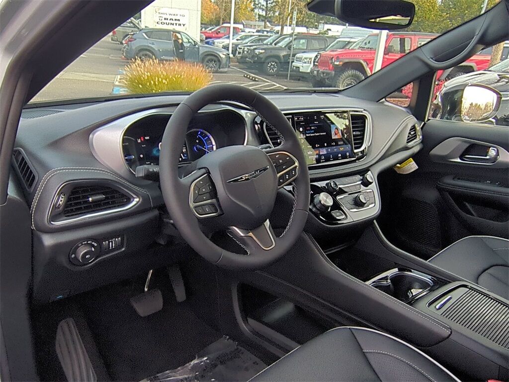 2026 Chrysler Pacifica Hybrid Select Gresham OR