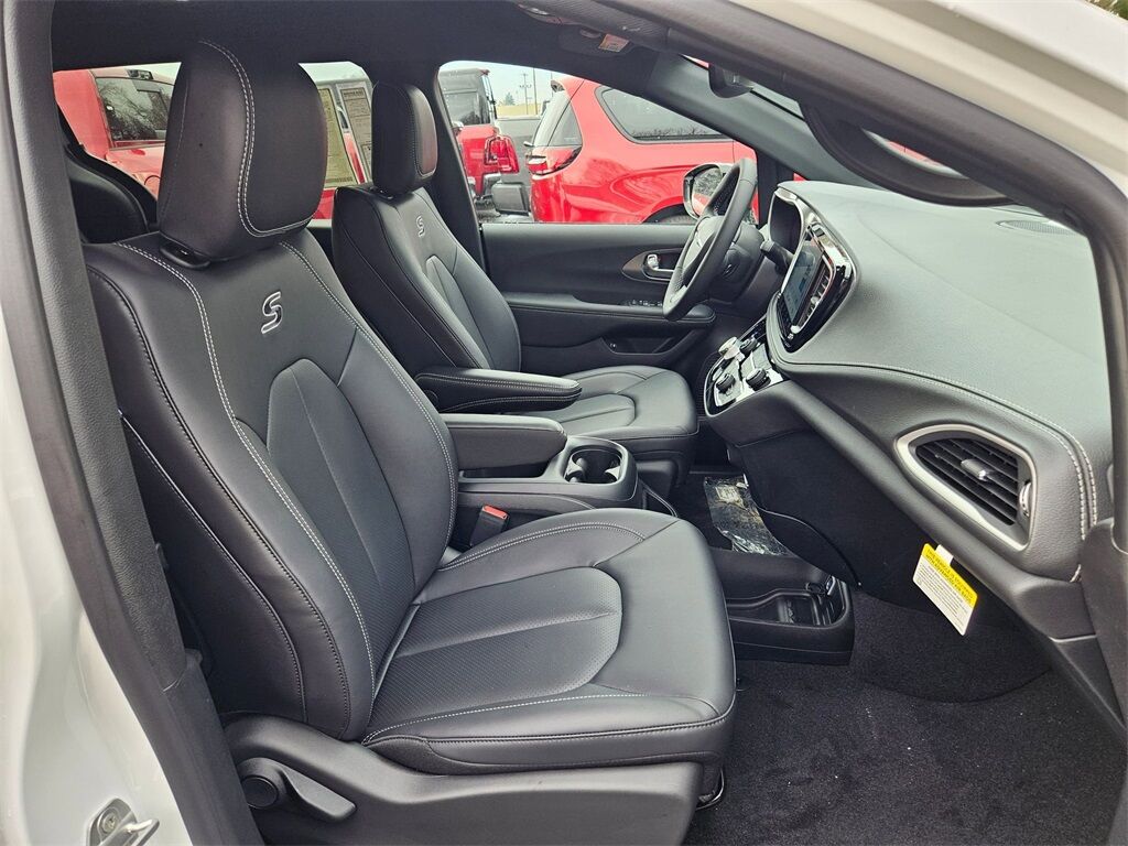 2026 Chrysler Pacifica Hybrid Select Gresham OR