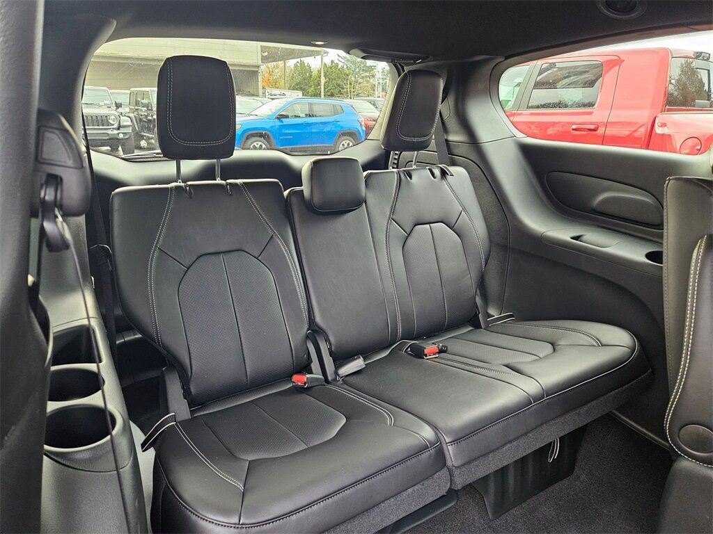 2026 Chrysler Pacifica Hybrid Select Gresham OR