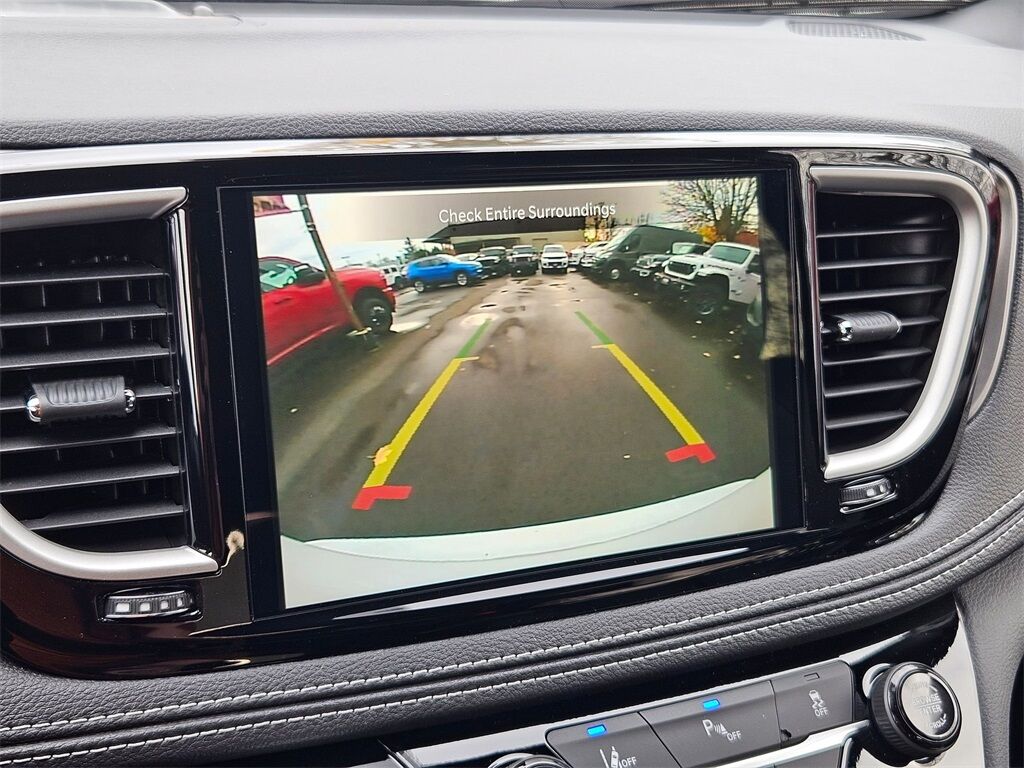 2026 Chrysler Pacifica Hybrid Select Gresham OR