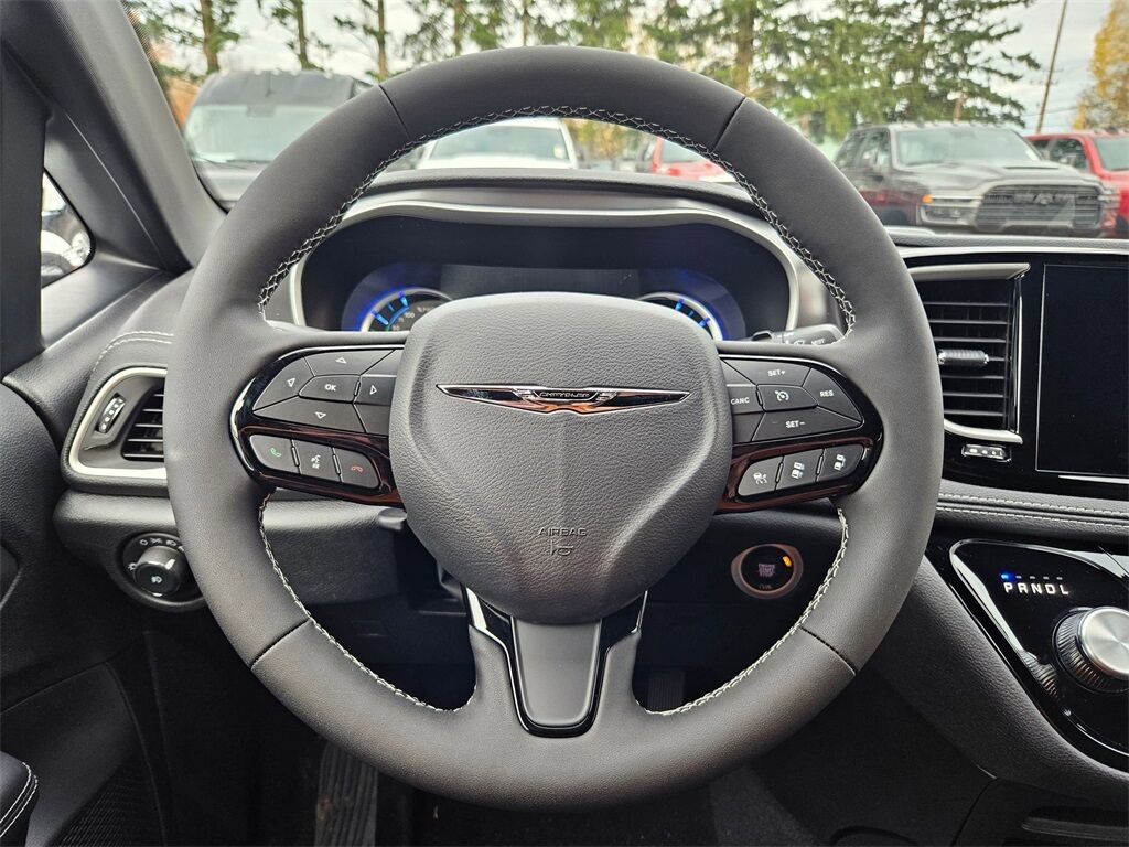 2026 Chrysler Pacifica Hybrid Select Gresham OR