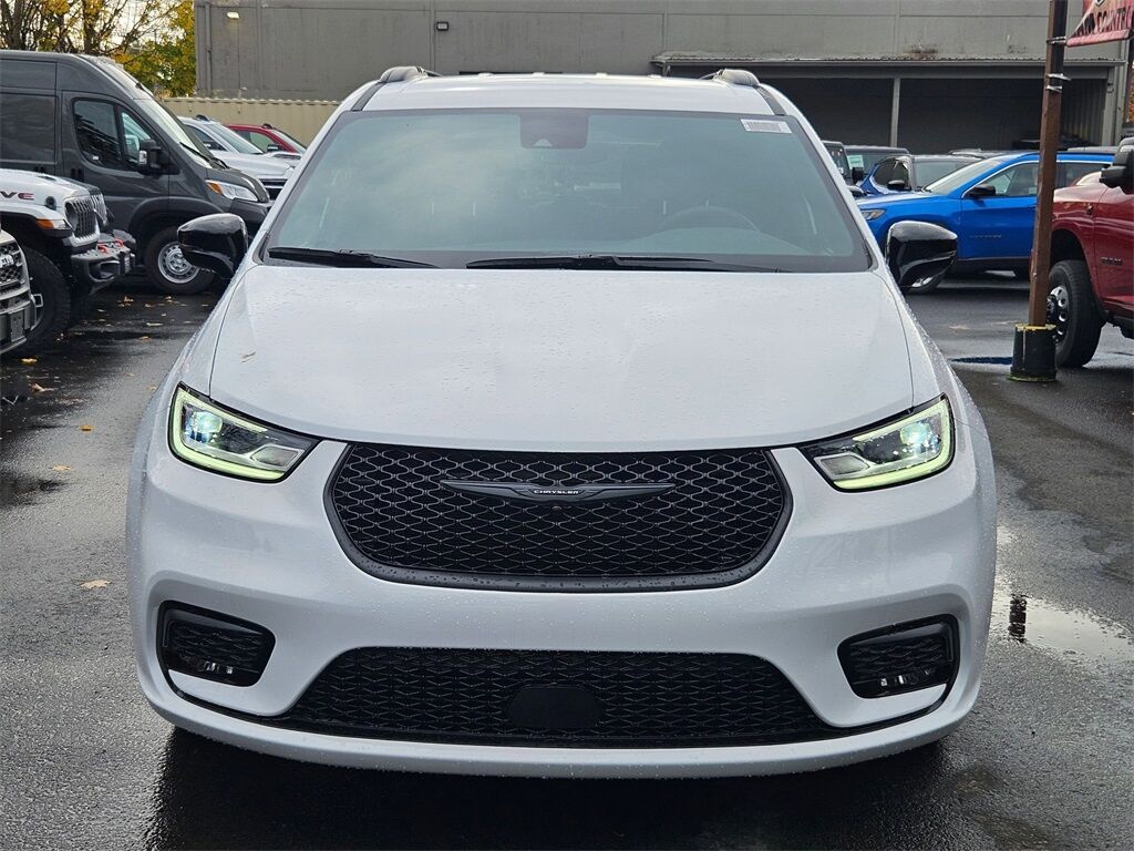 2026 Chrysler Pacifica Hybrid Select Gresham OR