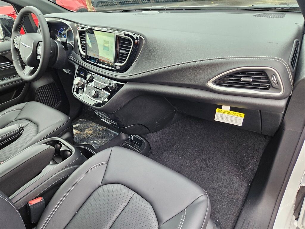 2026 Chrysler Pacifica Hybrid Select Gresham OR