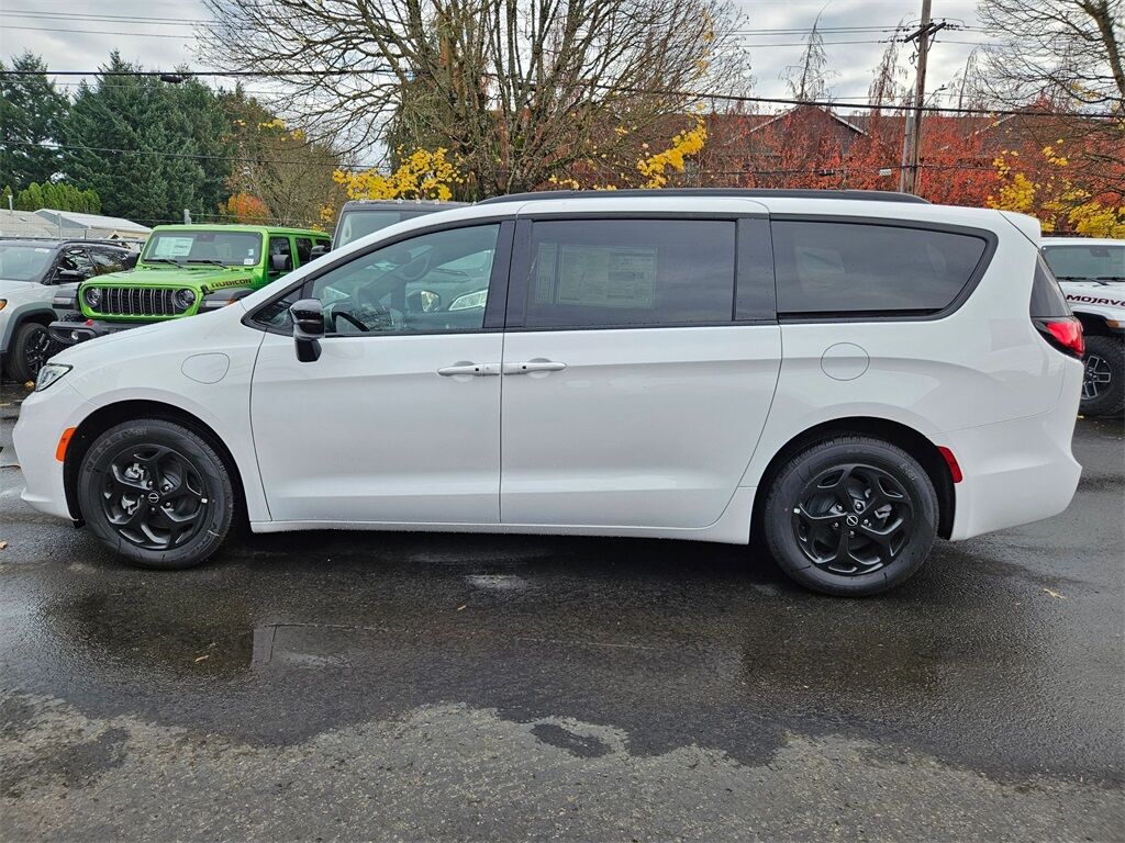 2026 Chrysler Pacifica Hybrid Select Gresham OR