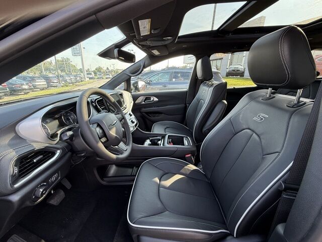 2026 Chrysler Pacifica Limited Crestwood KY
