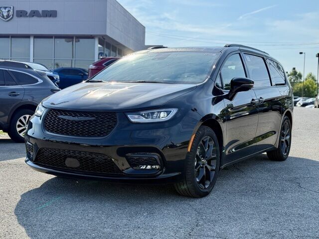2026 Chrysler Pacifica Limited Crestwood KY