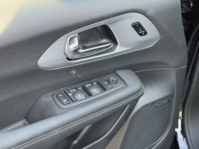 2026 Chrysler Pacifica Limited Crestwood KY