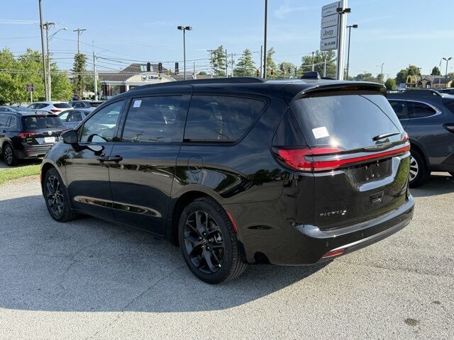 2026 Chrysler Pacifica Limited Crestwood KY