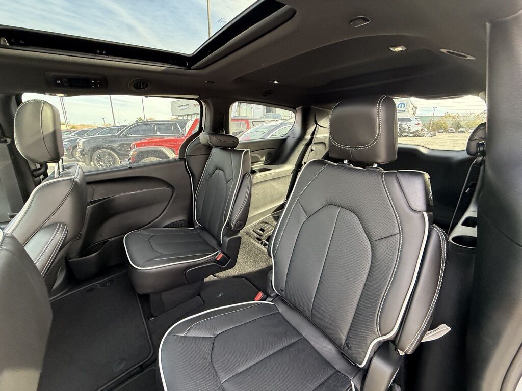 2026 Chrysler Pacifica Limited Crestwood KY