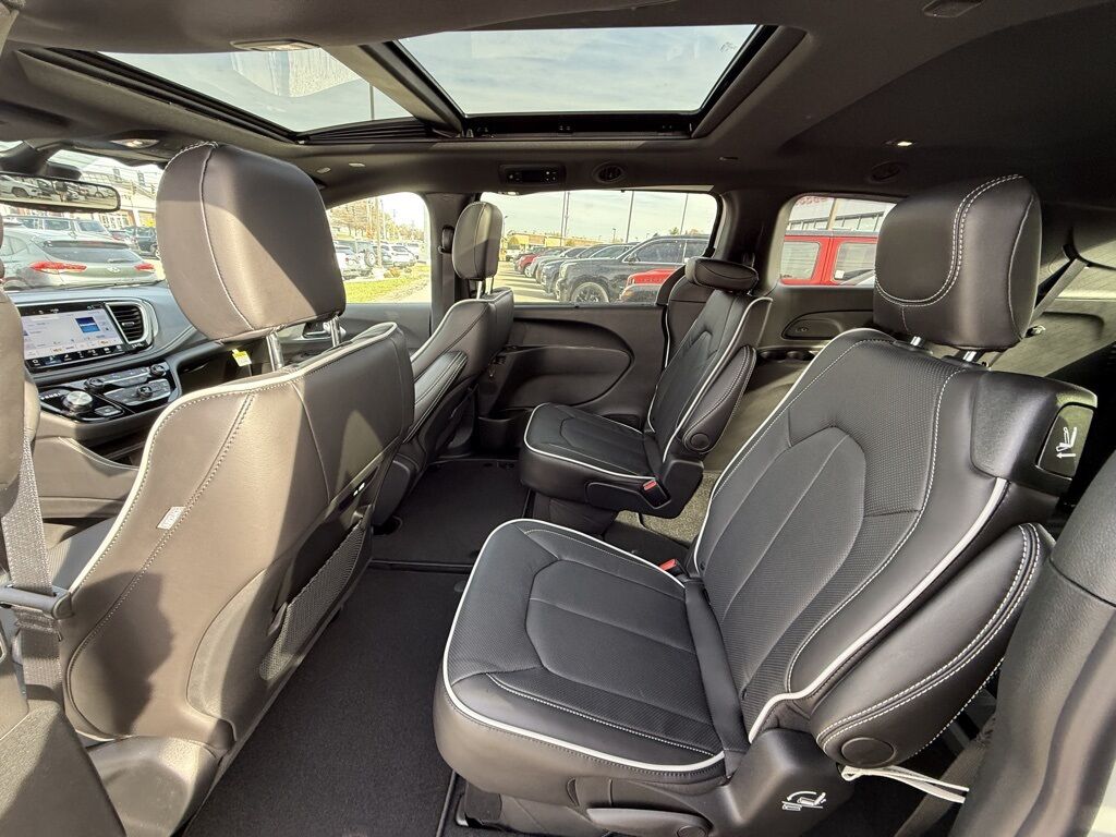 2026 Chrysler Pacifica Limited Crestwood KY