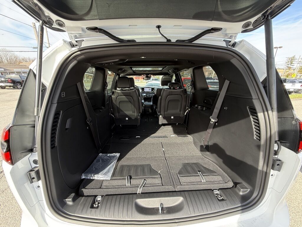 2026 Chrysler Pacifica Limited Crestwood KY