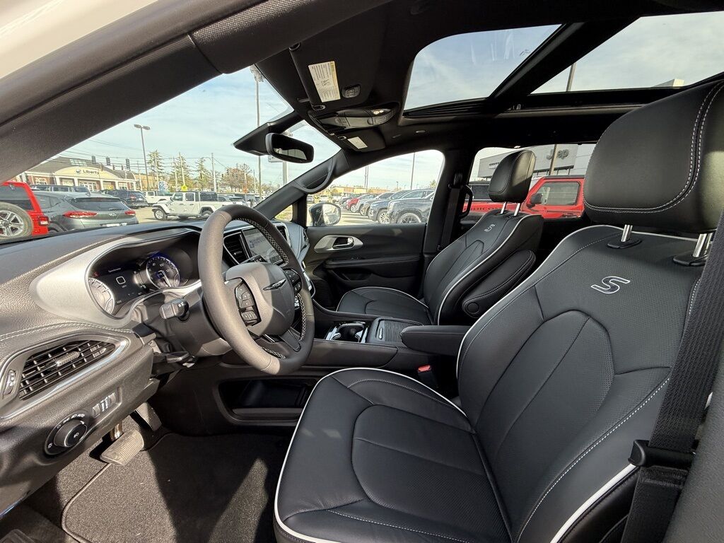 2026 Chrysler Pacifica Limited Crestwood KY