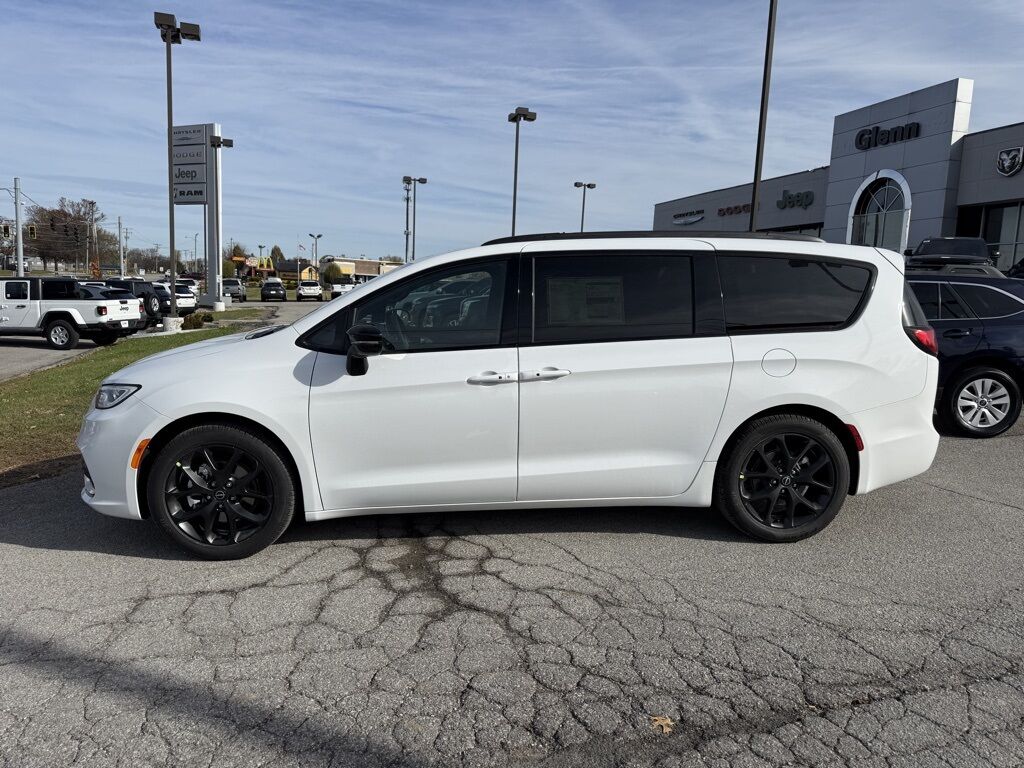 2026 Chrysler Pacifica Limited Crestwood KY