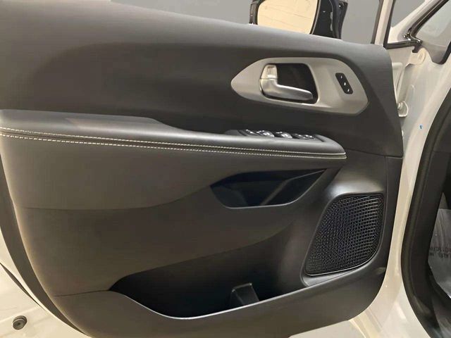 2026 Chrysler Pacifica Limited Dallas TX