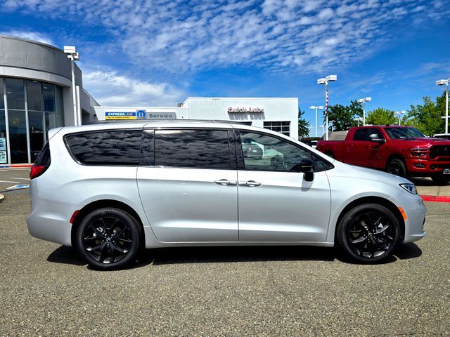 2026 Chrysler Pacifica Limited Folsom CA