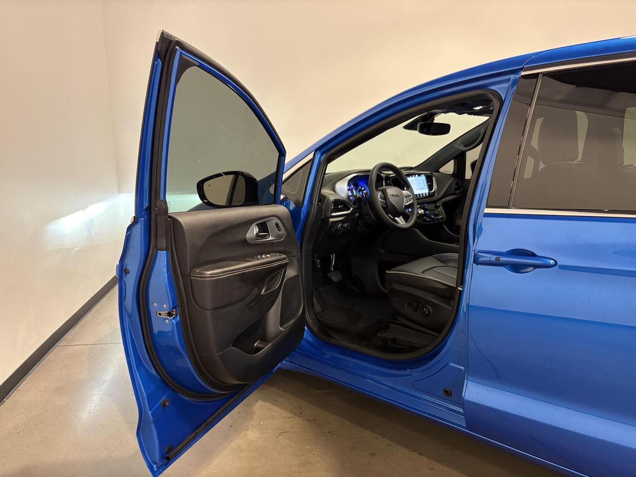 2026 Chrysler Pacifica Limited Parker CO