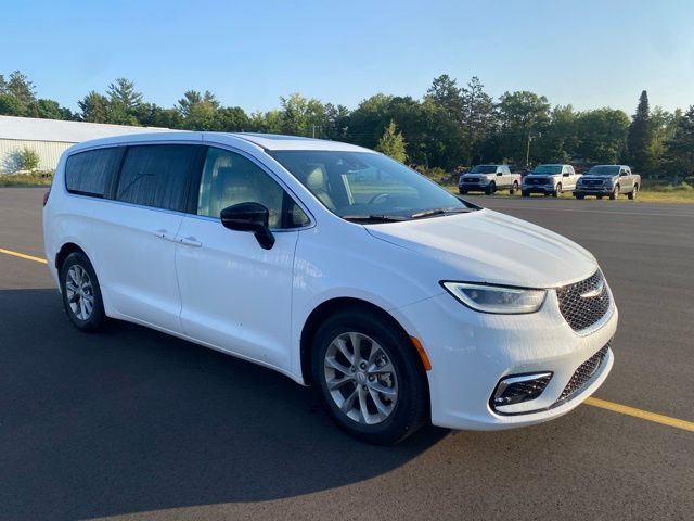 2026 Chrysler Pacifica Limited Pine River MN