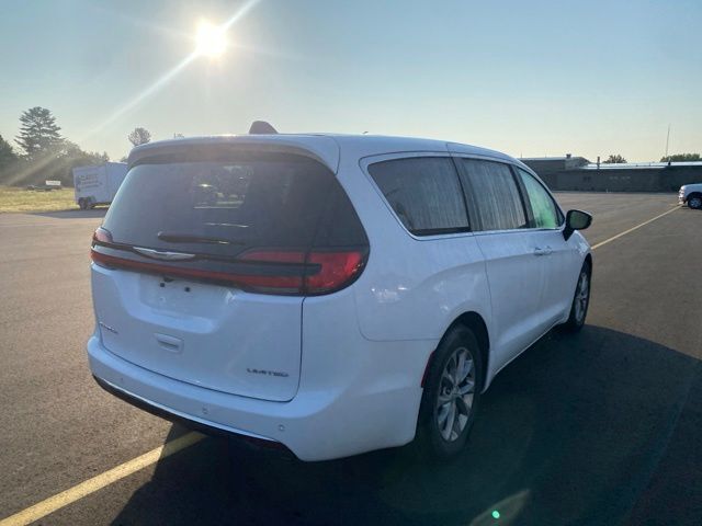 2026 Chrysler Pacifica Limited Pine River MN