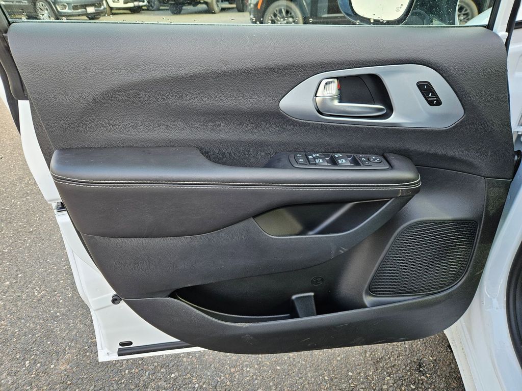 2026 Chrysler Pacifica Limited Gresham OR
