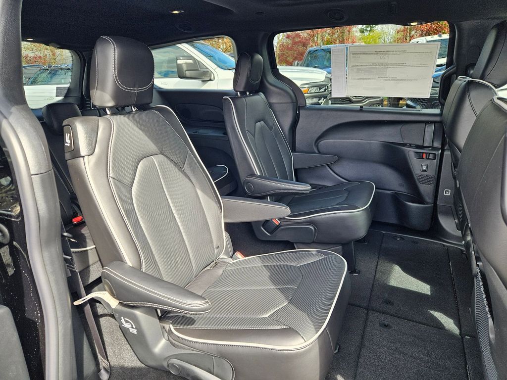2026 Chrysler Pacifica Limited Gresham OR