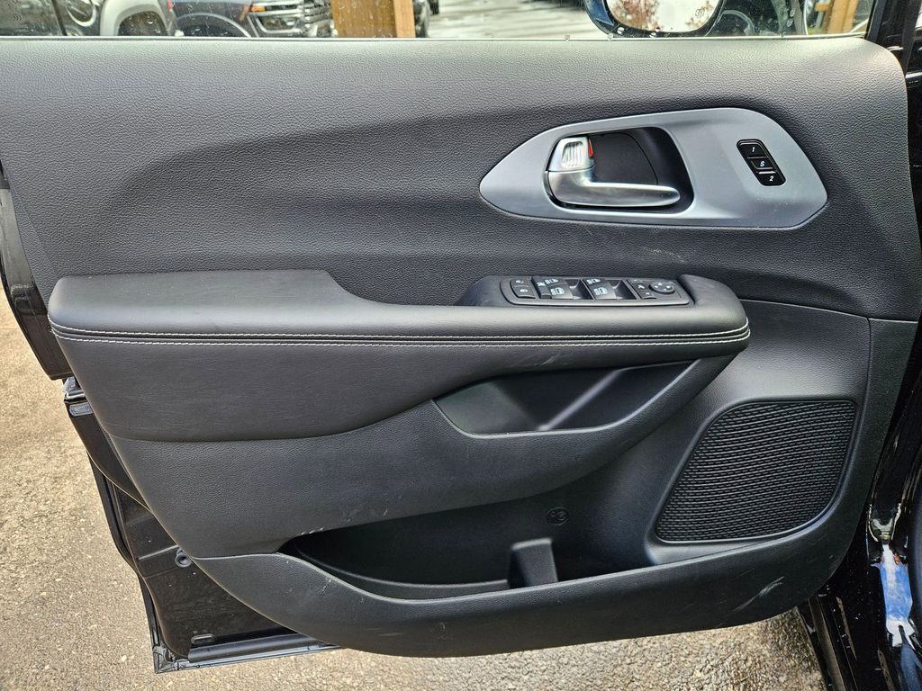 2026 Chrysler Pacifica Limited Gresham OR