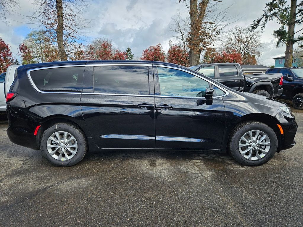 2026 Chrysler Pacifica Limited Gresham OR