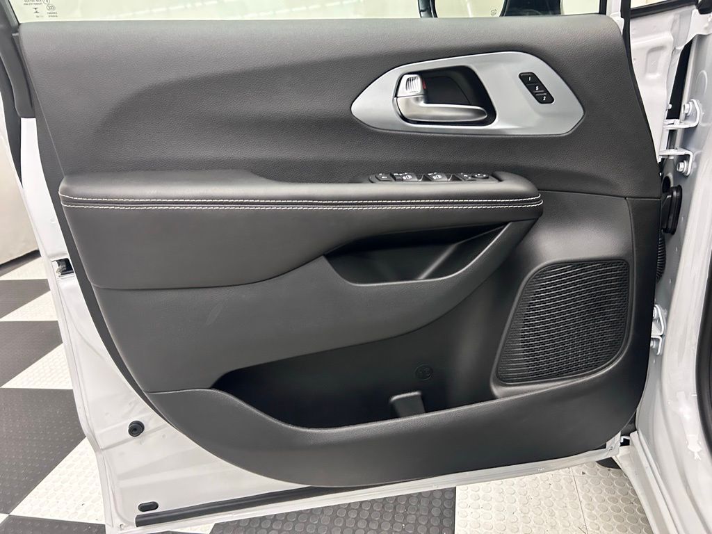 2026 Chrysler Pacifica Limited Portland OR