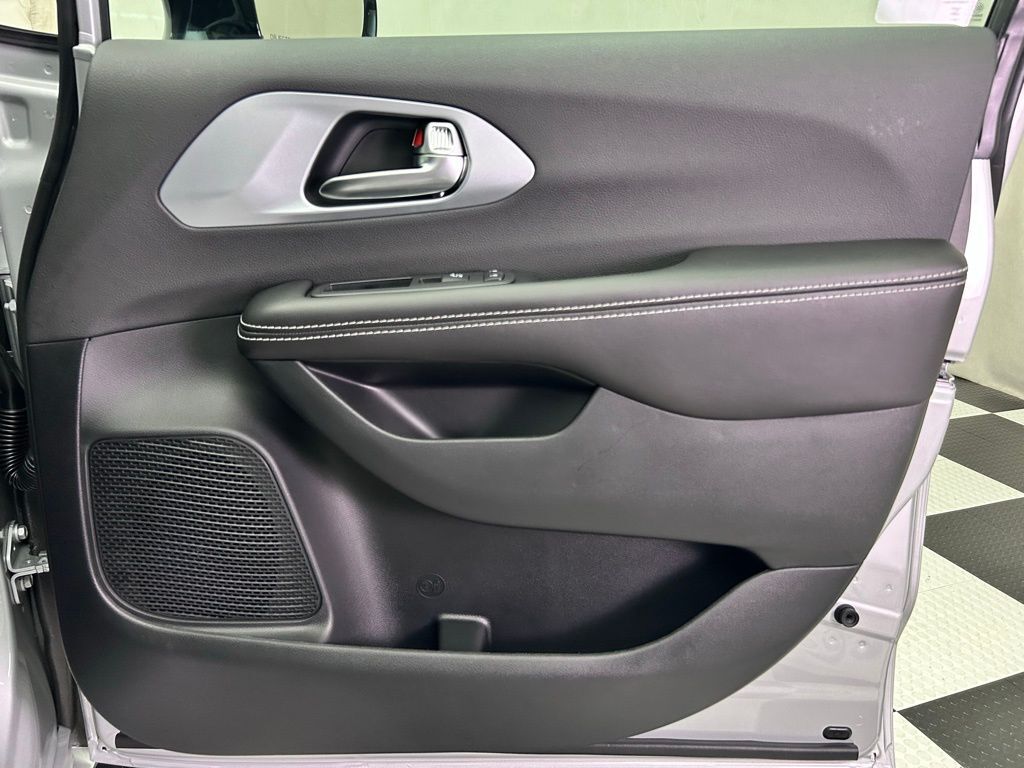 2026 Chrysler Pacifica Limited Portland OR