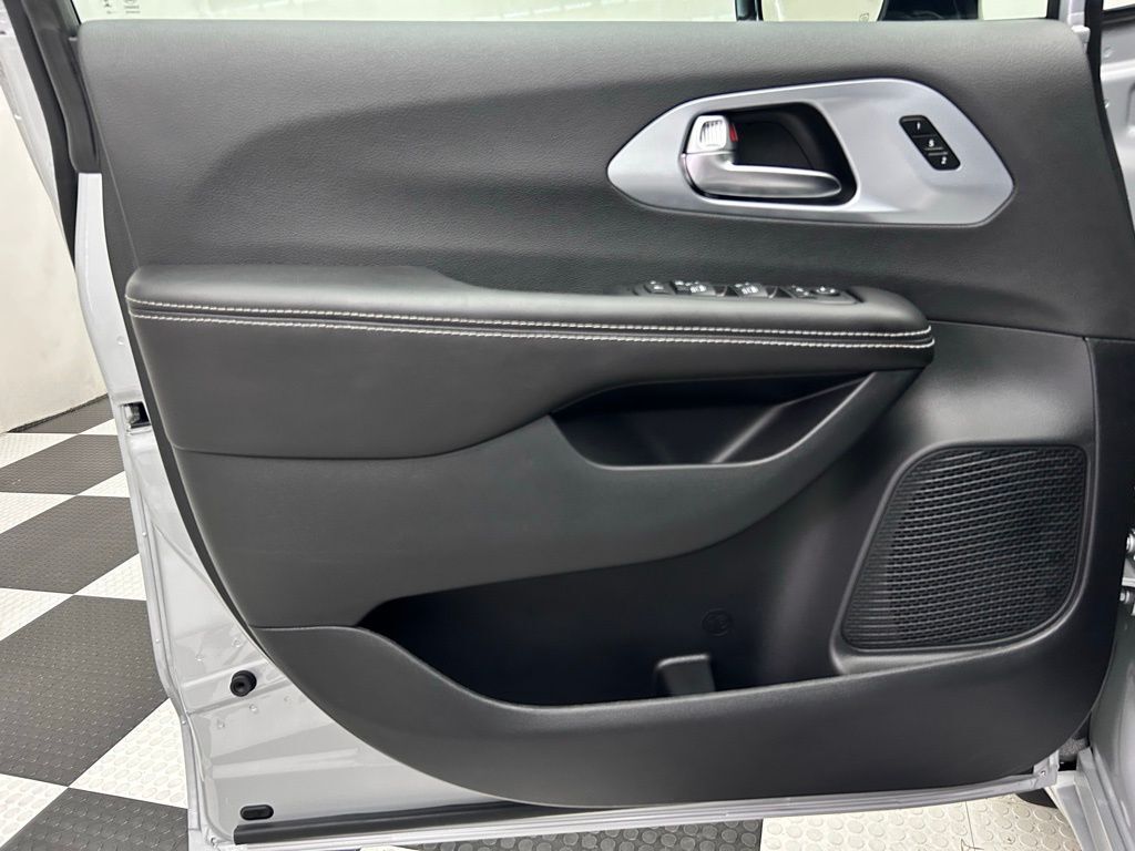 2026 Chrysler Pacifica Limited Portland OR