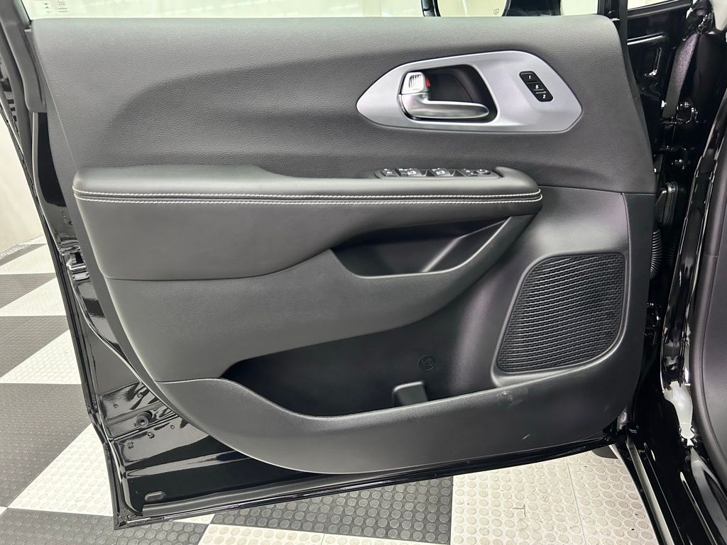 2026 Chrysler Pacifica Limited Portland OR