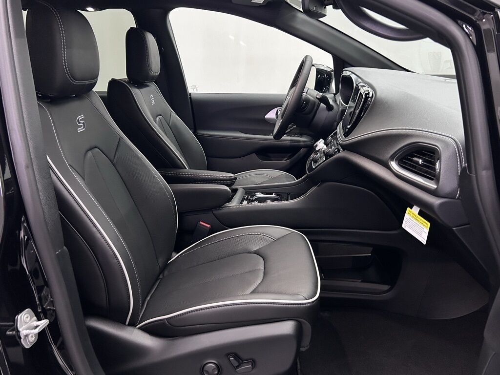 2026 Chrysler Pacifica Limited Portland OR