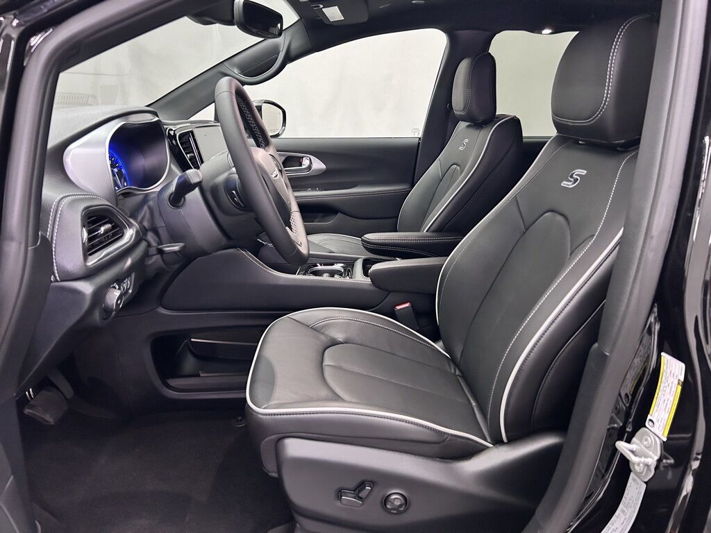 2026 Chrysler Pacifica Limited Portland OR