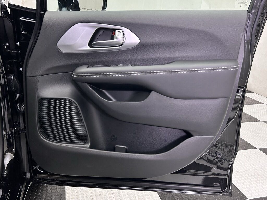 2026 Chrysler Pacifica Limited Portland OR