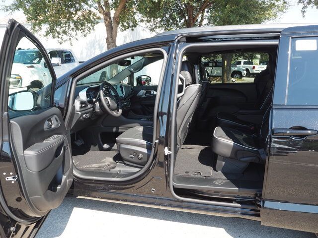 2026 Chrysler Pacifica Limited New Braunfels TX